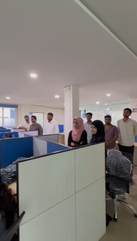 Business team learning with Syncpedia